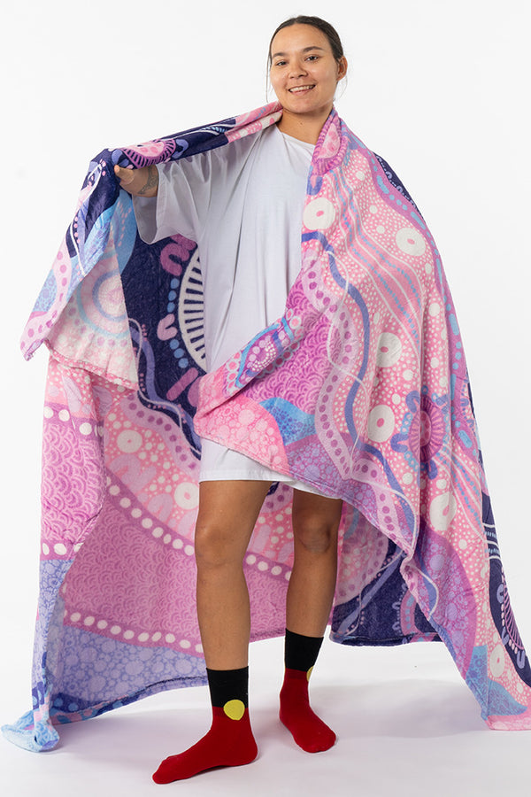 A Woman's Connection Flannel Throw Blanket (150cm x 200cm)