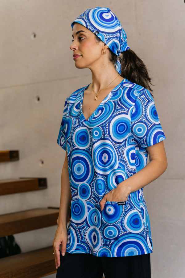 Ngoontook (Rain) Women’s Three Pocket Scrub Top