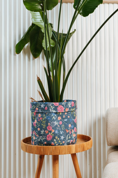 Midnight Bouquet Plant Pot