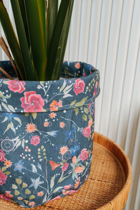 Midnight Bouquet Plant Pot