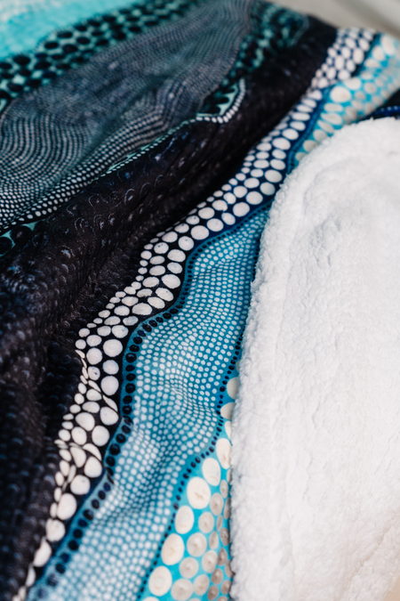 Garra-Goon (Ocean) (No.2) Sherpa Throw Blanket (150cm x 200cm)