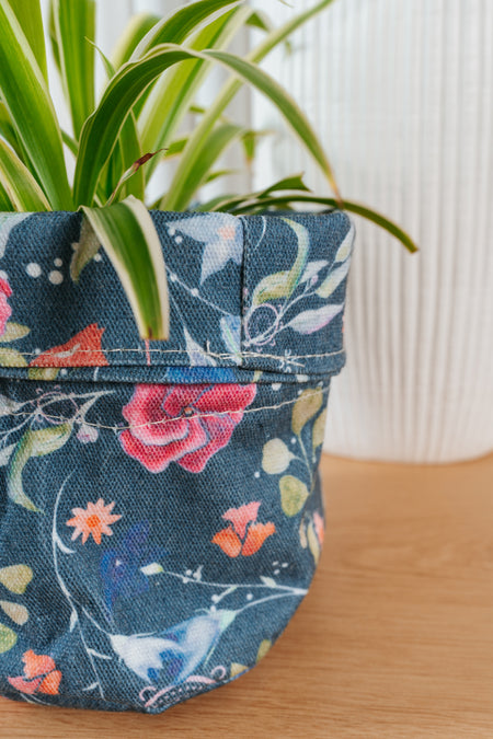 Midnight Bouquet Plant Pot