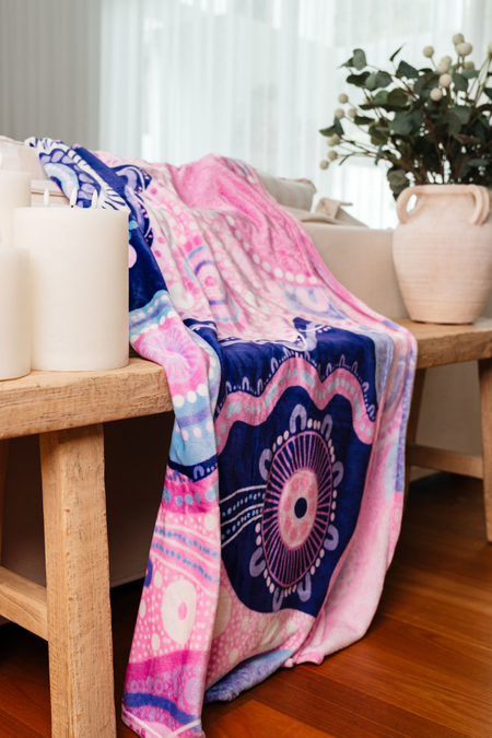 A Woman's Connection Flannel Throw Blanket (150cm x 200cm)