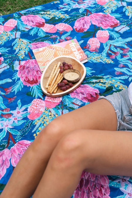 Garden Scene XL Sand Free Premium Quilted Picnic Rug (200cm x 200cm)
