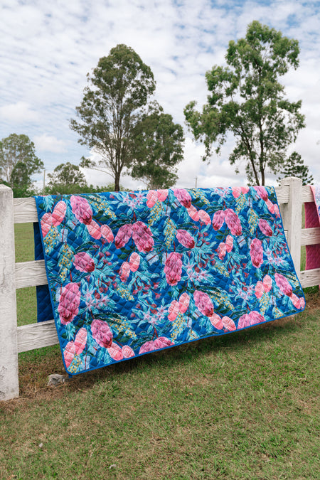 Garden Scene XL Sand Free Premium Quilted Picnic Rug (200cm x 200cm)