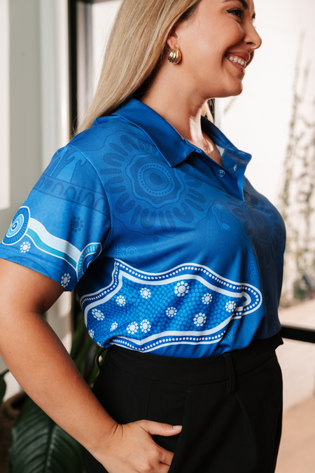 (Bulk) Built On Strong Shoulders Essence NAIDOC 2026 Women's Fitted Polo Shirt