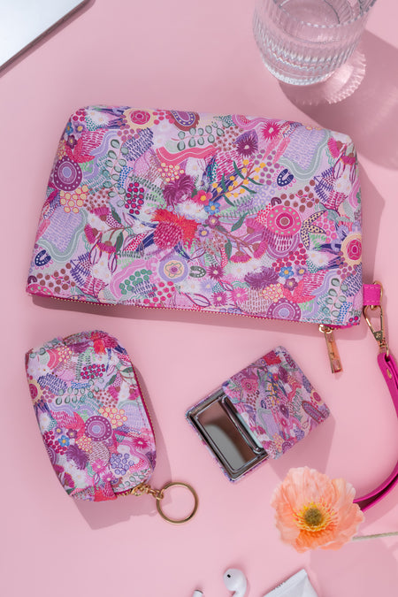 Flowers Along The River Toiletry Set