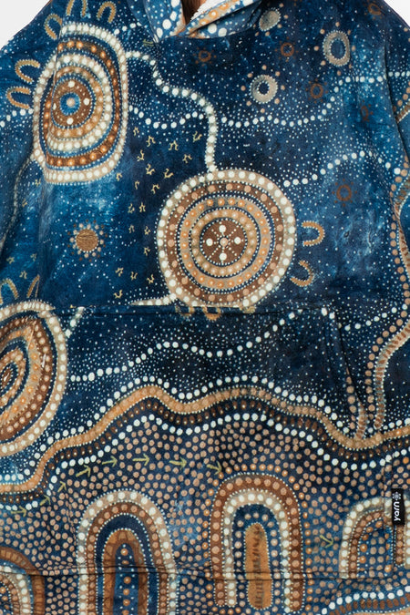 Yilawura (Night) Oversized Hooded Blanket