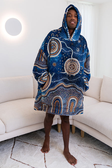 Yilawura (Night) Oversized Hooded Blanket
