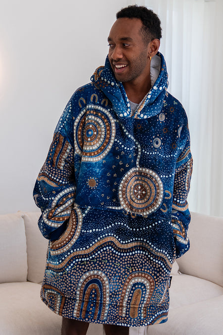Yilawura (Night) Oversized Hooded Blanket