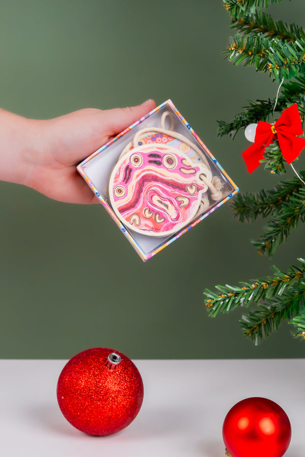 Merindah-Gunya Wooden Christmas Ornaments (4 Pack)