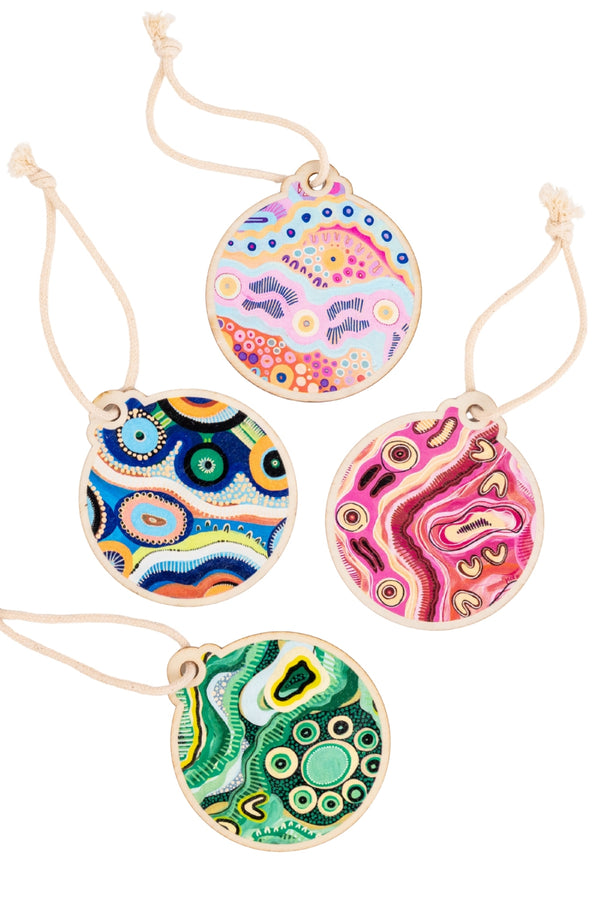 Merindah-Gunya Wooden Christmas Ornaments (4 Pack)