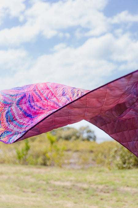 Gathering Tracks Sand Free Premium Quilted Picnic Rug (150cm x 200cm)