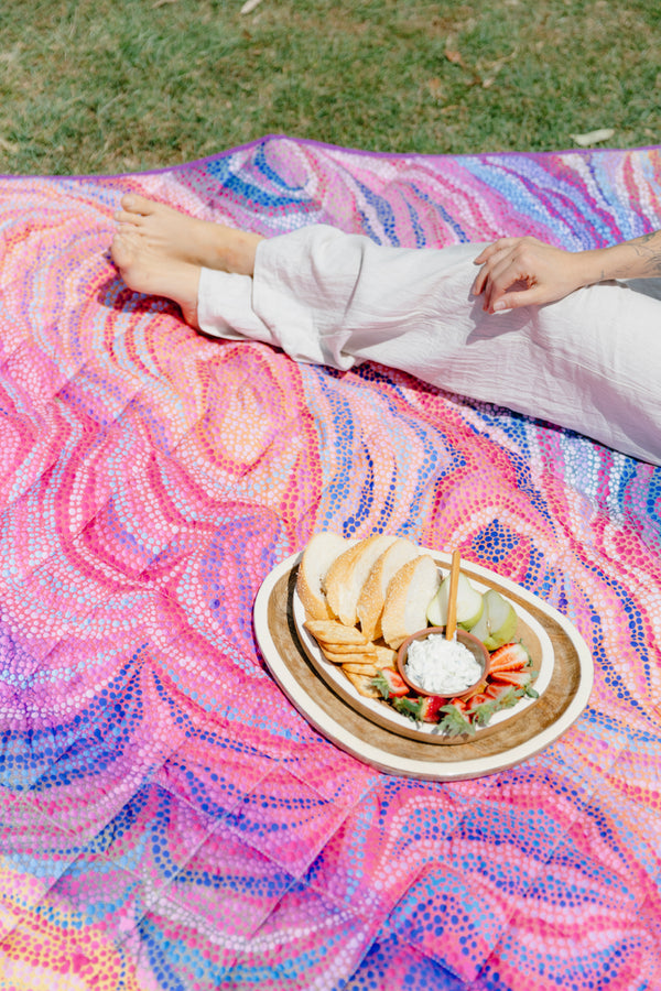 Gathering Tracks Sand Free Premium Quilted Picnic Rug (150cm x 200cm)