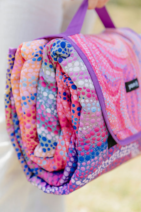 Gathering Tracks Sand Free Premium Quilted Picnic Rug (150cm x 200cm)