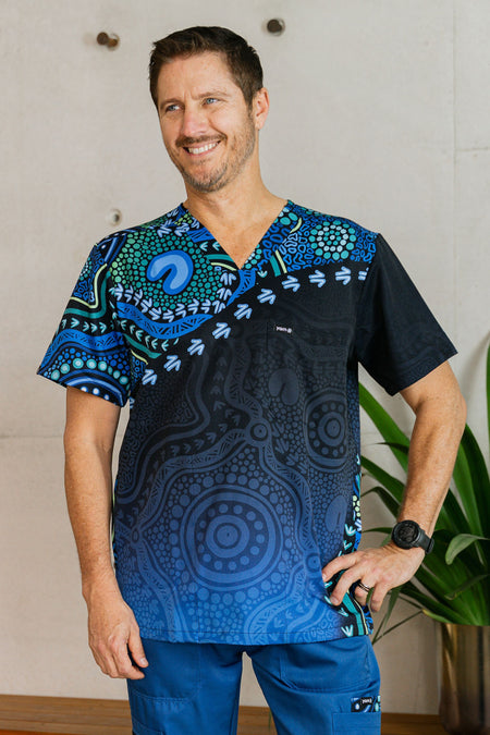 Wumbi Unisex Three Pocket Scrub Top