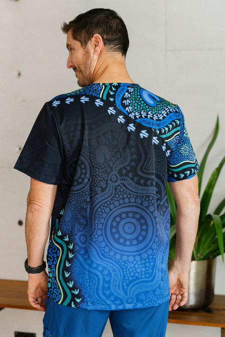 Wumbi Unisex Three Pocket Scrub Top