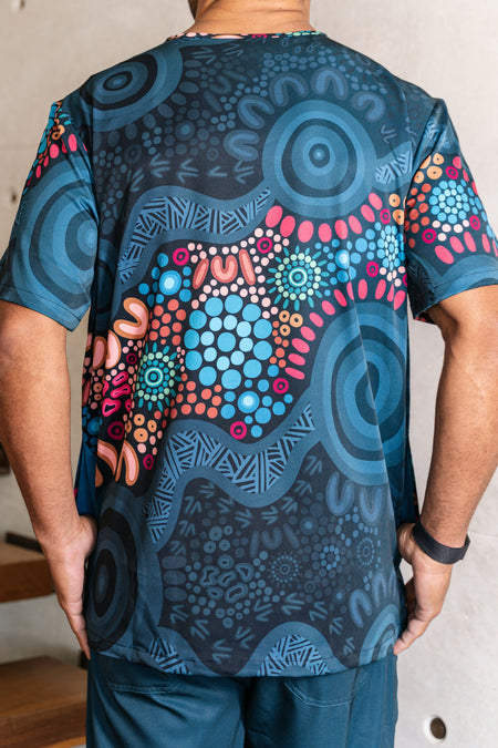 Dilaang Unisex Three Pocket Scrub Top