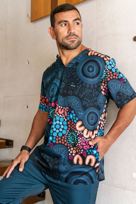 Dilaang Unisex Three Pocket Scrub Top