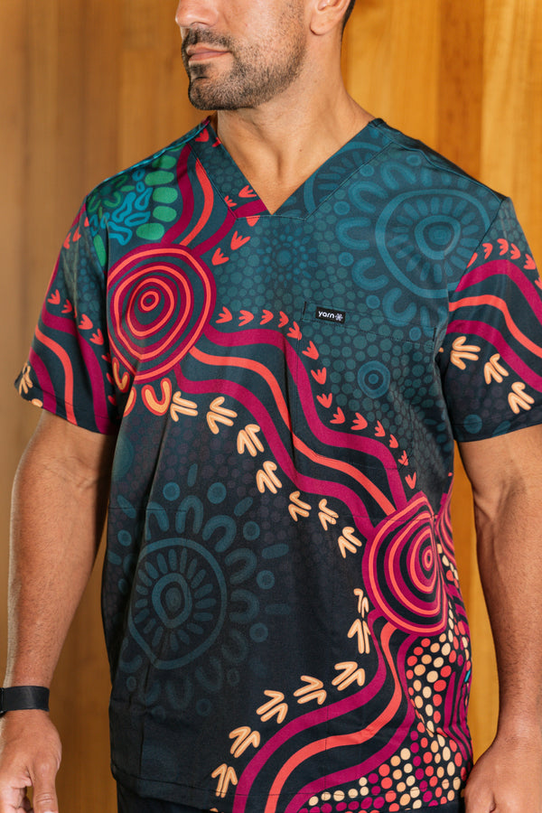 Ngabun Unisex Three Pocket Scrub Top