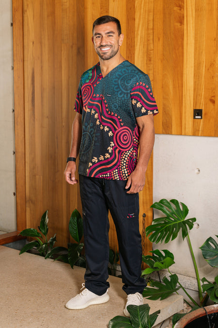 Ngabun Unisex Three Pocket Scrub Top