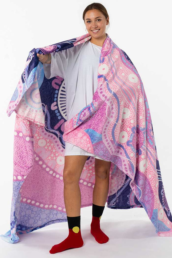 A Woman's Connection Flannel Throw Blanket (150cm x 200cm)