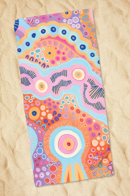 Wang (Listen) Beach Towel
