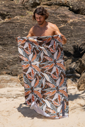 Yili Yitan (Winter Leaves) Beach Towel
