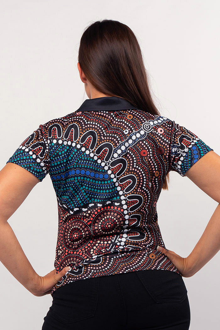 Aboriginal Art Clothing-Heal Our Nura Recycled Women’s Fitted Polo Shirt-Yarn Marketplace
